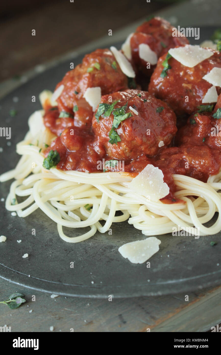 italian meatballs with spaghetti Stock Photo - Alamy