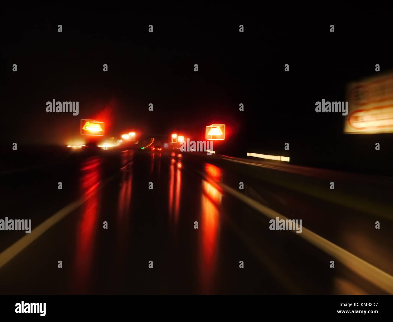 Wet road night street hi-res stock photography and images - Alamy