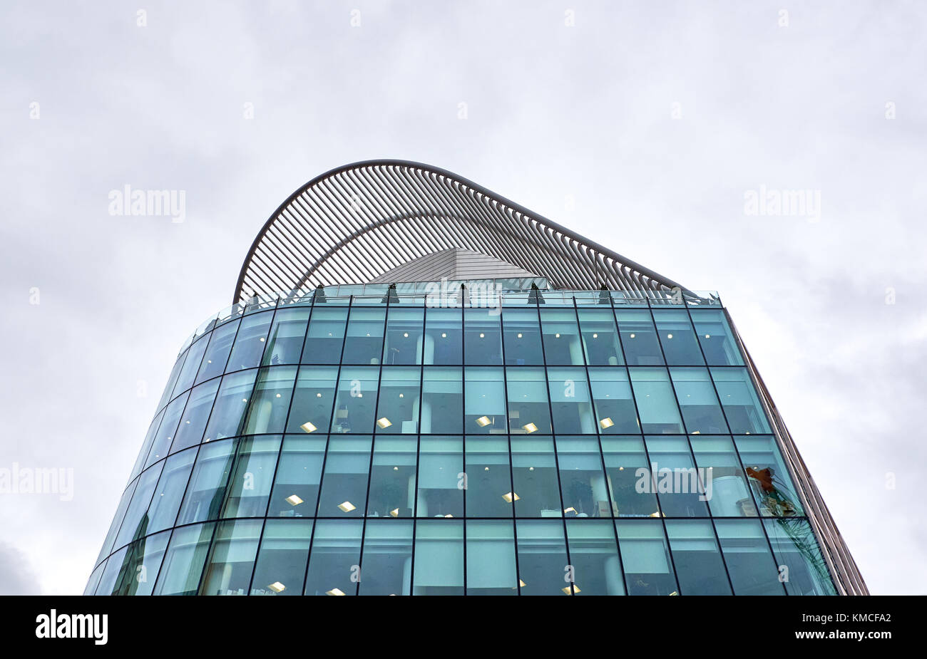 LONDON CITY - DECEMBER 23, 2016: The wavy roof top of a modern highrise building on Vauxhall Bridge road near Victoria Station Stock Photo