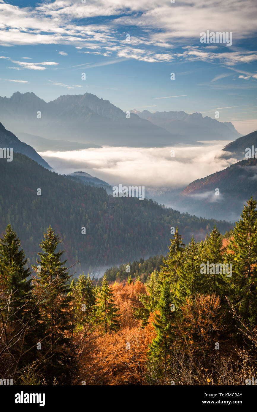 Low hanging clouds in the mountains hi-res stock photography and images ...