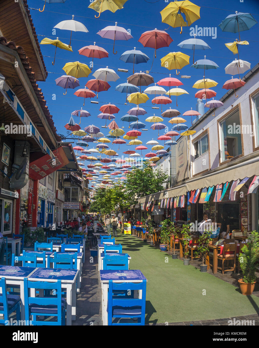 Altstadtgasse mit Regenschirmen als Sonnenschutz, Regenschirmstrasse in 2.Inoenue Sokak, Kaleici, Altstadt von Antalya, tuerkische Riviera, Tuerkei |  Stock Photo