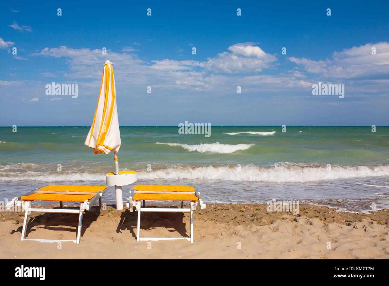 adriatic-sea-coast-view-seashore-of-italy-summer-umbrellas-on-sandy
