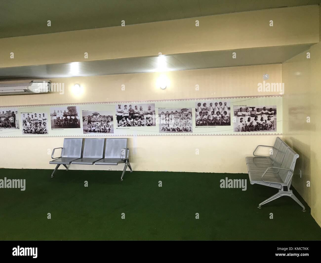 Macapa, Brazil. 17th Nov, 2017. The changing rooms of the Zerao soccer stadium in Macapa, Brazil, 17 November 2017. Measurements show that the equator draws through this arena without touching the centre line. Credit: Georg Ismar/dpa/Alamy Live News Stock Photo