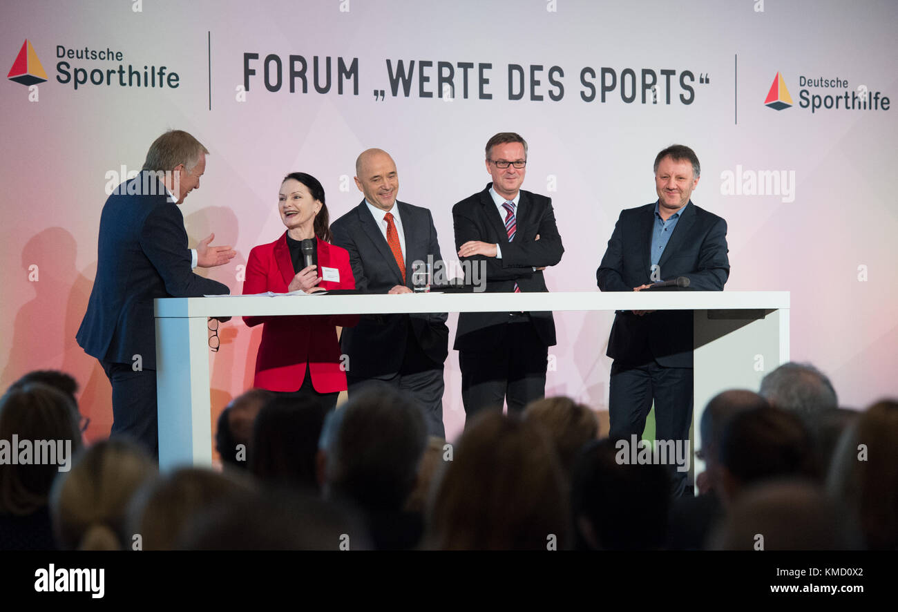 Gespraechsrunde with Moderator Johannes B. KERNER, Prof.Dr. Karin