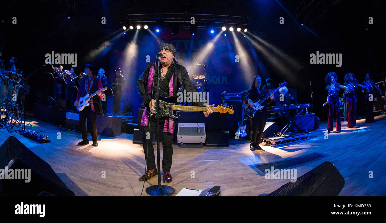 Milan Italy. 05th December 2017. The American musician and actor Stevie Van Zandt who frequently goes by the stage names Little Steven with his Disciples of Soul performs live on stage at Alcatraz during the 'Soulfire Tour 2017' Credit: Rodolfo Sassano/Alamy Live News Stock Photo