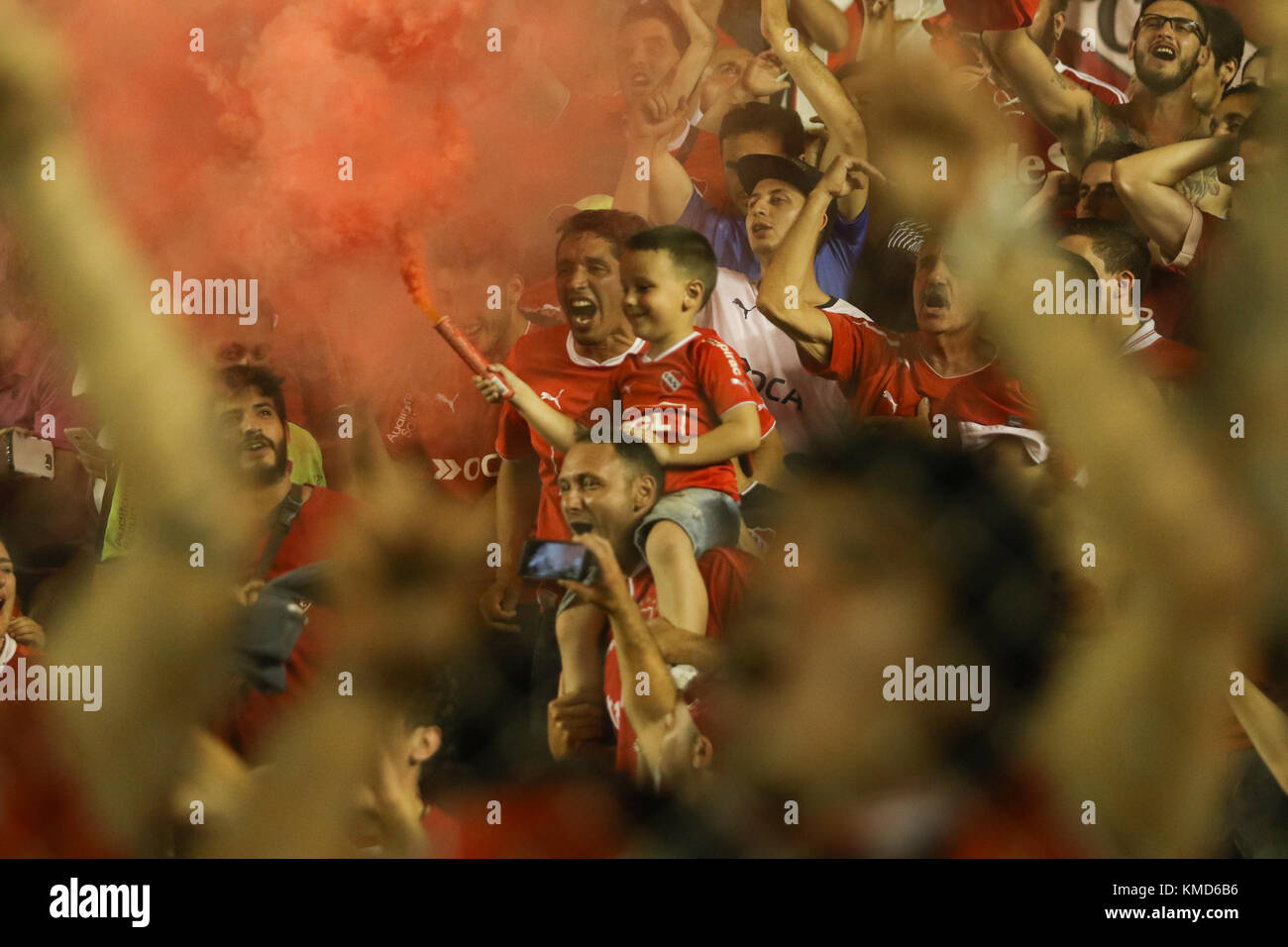 Buenos Aires, Argentina. 6th Dec, 2017. Fans of Independiente (ARG) celebrates after the Conmebol South American Cup final match with Flamengo (BRA) this wednesday on Libertadores de América Stadium in Avellaneda, Argentina. Credit: Néstor J. Beremblum/Alamy Live News Stock Photo