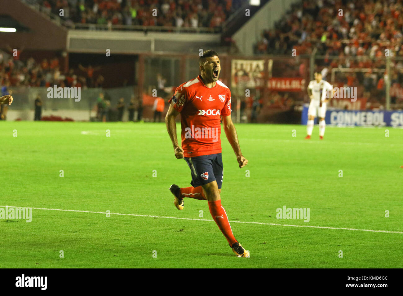 Buenos Aires, Argentina. 6th Dec, 2017. Emanuel Gigliotti of Independiente (ARG) celebrates his goal during the Conmebol South American Cup final match with Flamengo (BRA) this wednesday on Libertadores de América Stadium in Avellaneda, Argentina. Credit: Néstor J. Beremblum/Alamy Live News Stock Photo