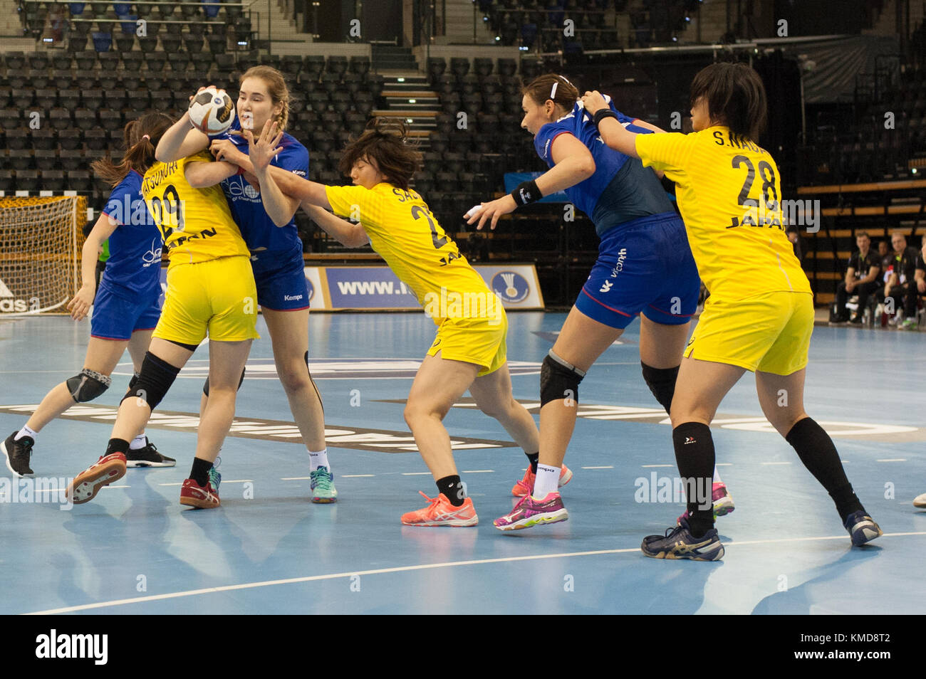 Oldenburg, Germany. 06th Dec, 2017. 06.12.2017, EWE Arena, Oldenburg, Germany, 23.IHF World Championship 2017 Women, first round, Group C, Russland vs Japan, picture shows: Karina SABIROVA, Mayya PETROVA ( RUS # 31, #70) Anri MATSUMURA, Haruno SASAKI, Shiori NAGATA (JPN #29, #27, #38 ) Foto © nordphoto/Rojahn Credit: dpa/Alamy Live News Stock Photo