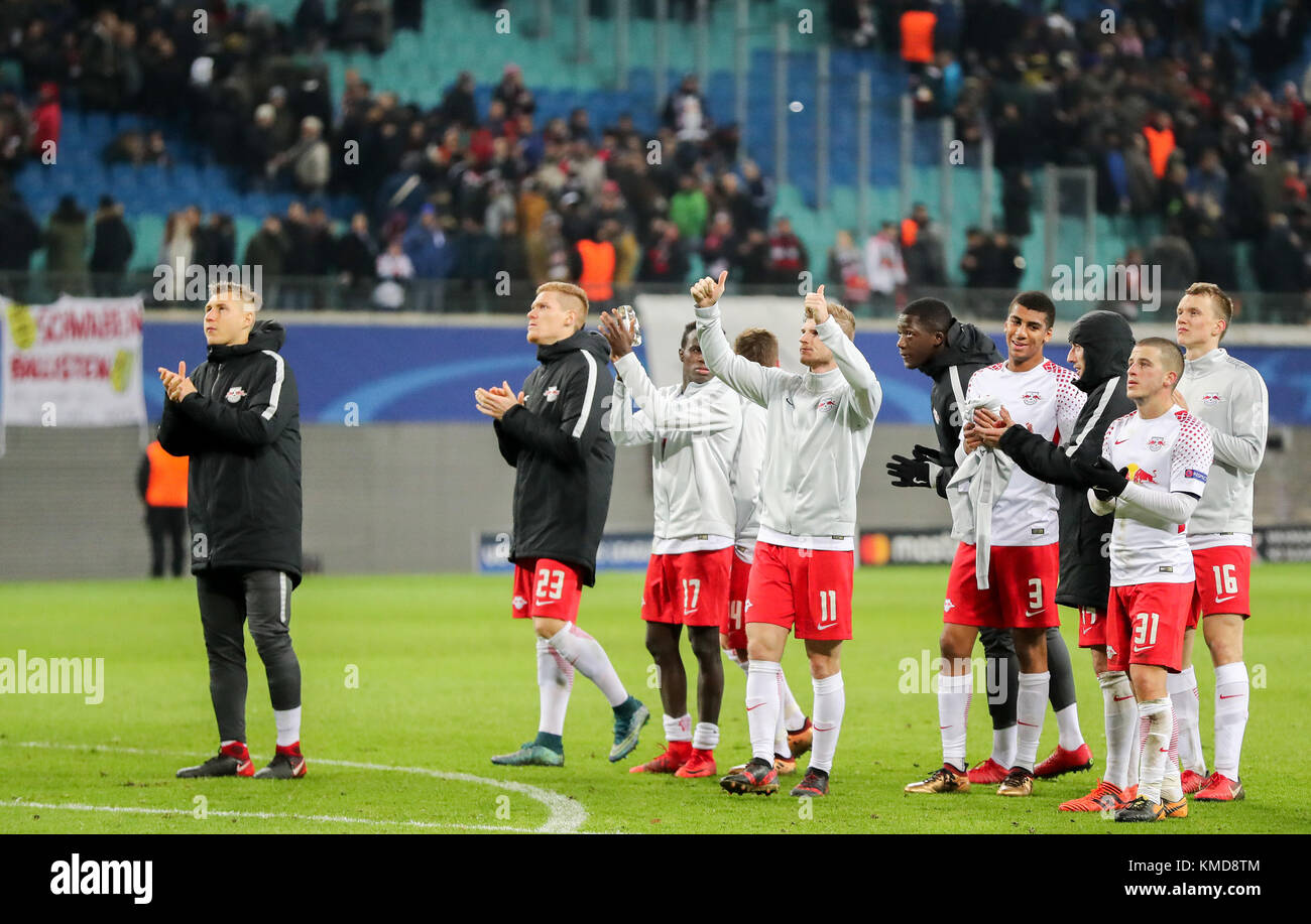 Leipzig, Germany. 06th Dec, 2017. Leipzig's players thank their loyal fans after the Champions League soccer match between RB Leipzig and Besiktas Istanbul in the Red Bull Arena in Leipzig, Germany, 06 December 2017. Credit: Jan Woitas/dpa-Zentralbild/dpa/Alamy Live News Stock Photo