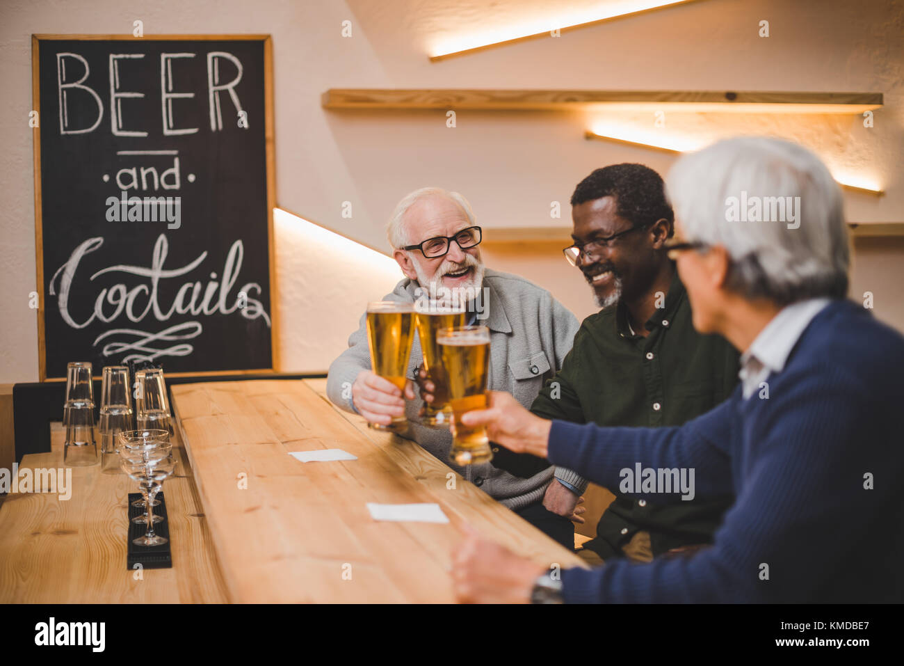 Old chinese men drinking hi-res stock photography and images - Alamy