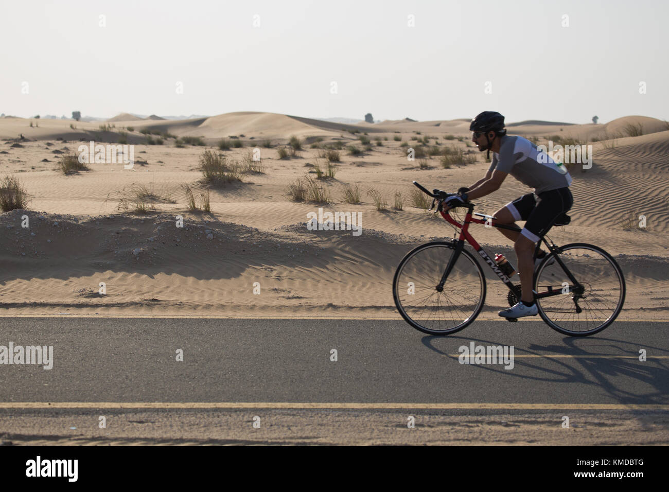 Al Qudra Lakes Cycle Track Stock Photo Alamy