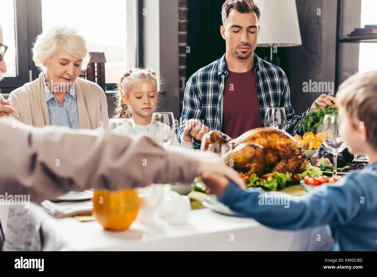 Macys thanksgiving day parade streaming live 2024