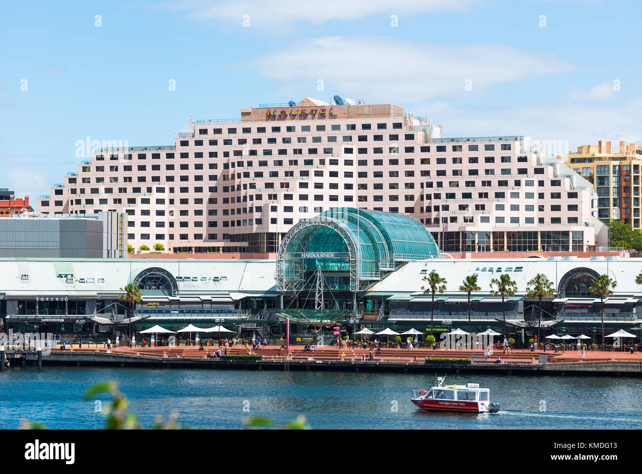 The Novotel Hotel stands above the Harbourside shopping & restaurant complex on Darling Harbour, Sydney, New South Wales, Australia. Stock Photo