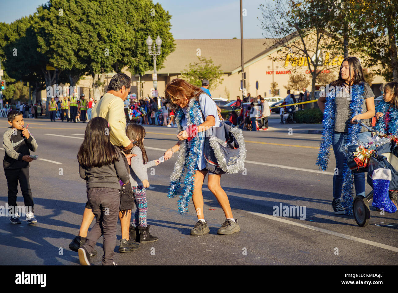 Los Angeles, DEC 3 USPS postman of Highland Park christmas parade on