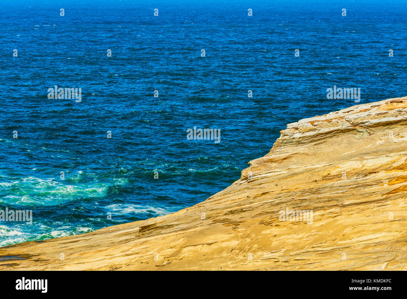 A minimalist view from the top of Cape Kiwanda at Pacific City on the Oregon Coast Stock Photo