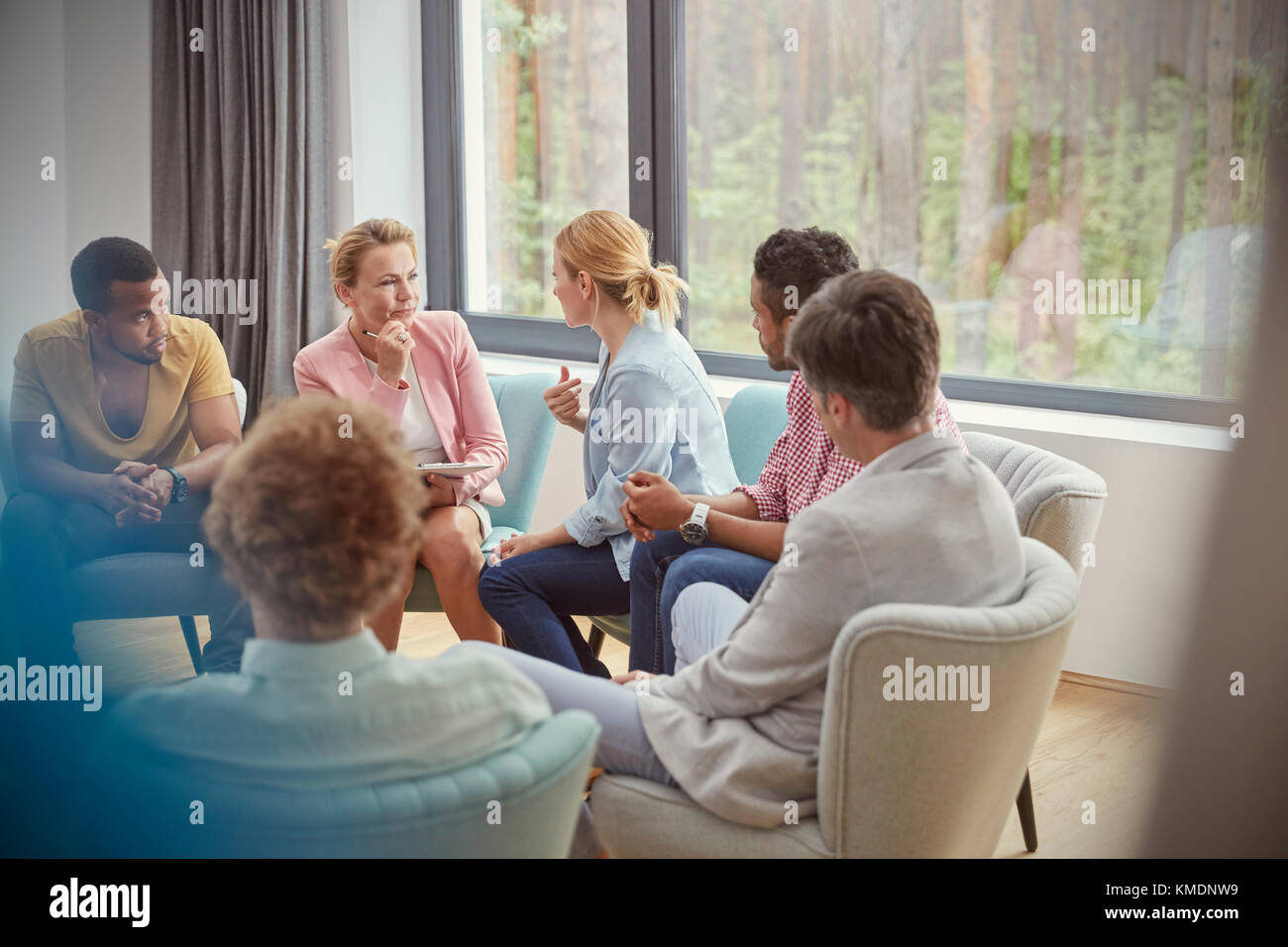 Group therapy men and women hi-res stock photography and images - Alamy