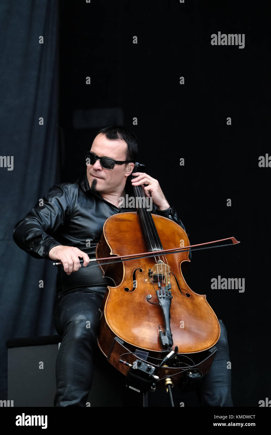Cello metal hi-res stock photography and images - Alamy