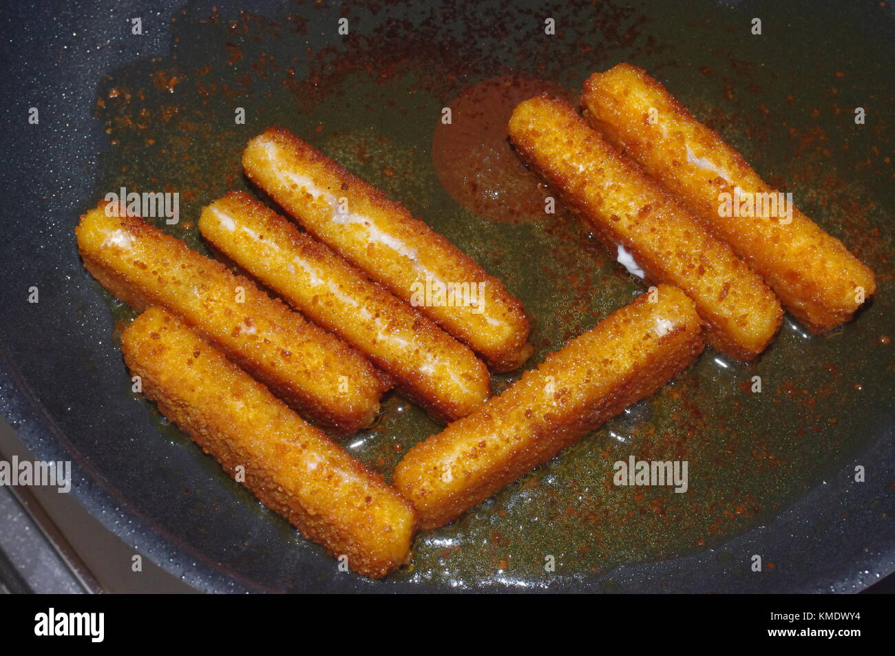 fish sticks pan Stock Photo Alamy