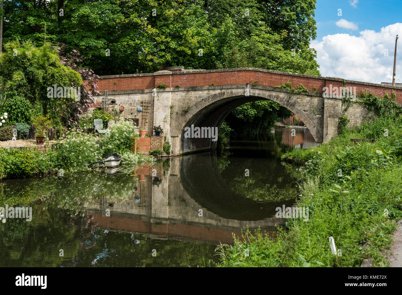 Ryeford Bridge on the Stroudwater Canal near to Stonehouse, Stroud, Gloucestershire, UK Stock Photo
