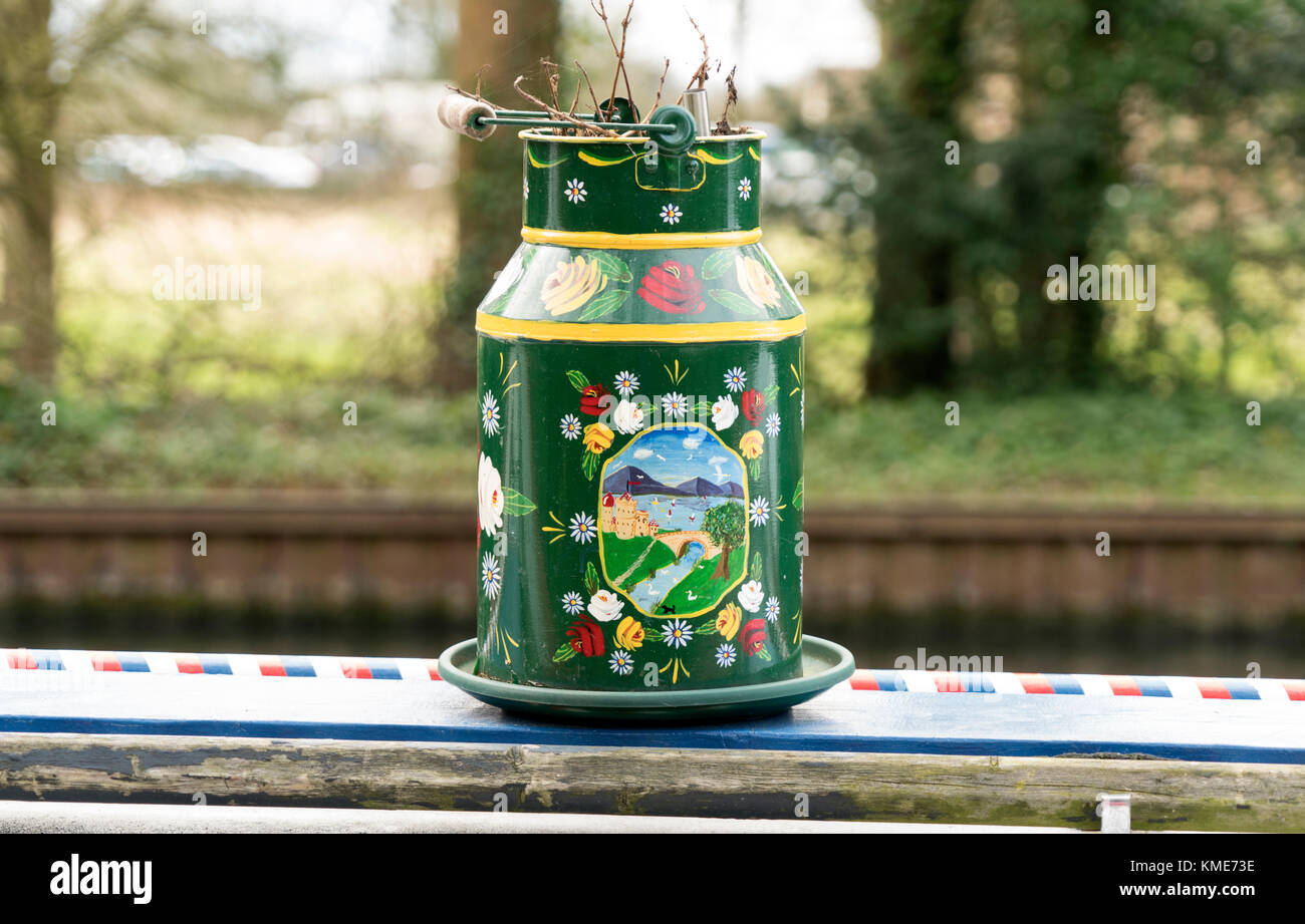 Traditionally decorated churn on the Gloucester-Sharpness Canal, Cotswolds, UK Stock Photo