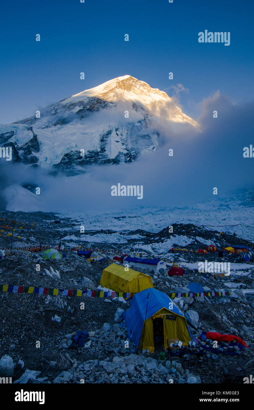 Majestic scenery with West Shoulder of Mount Everest rising above Mount Everest Base Camp,Solukhumbu District,Nepal Stock Photo