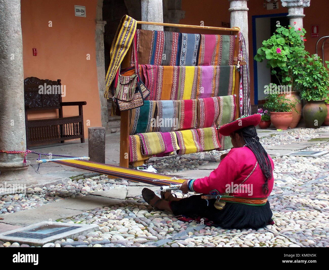 Quecha woman weaving hi-res stock photography and images - Alamy