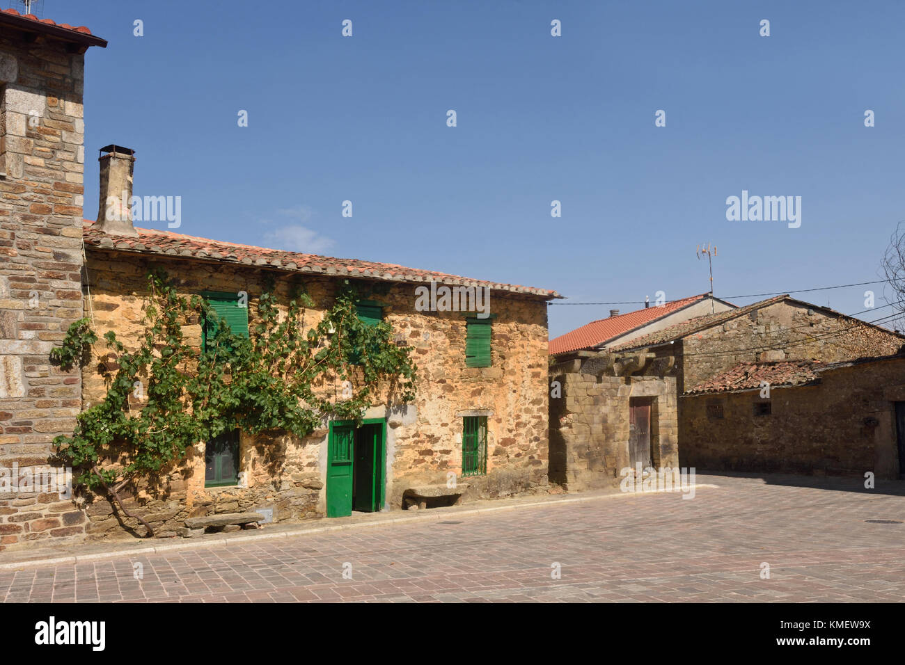 Premium Photo  Ancient door in rural landscapes la sierra de la culebra