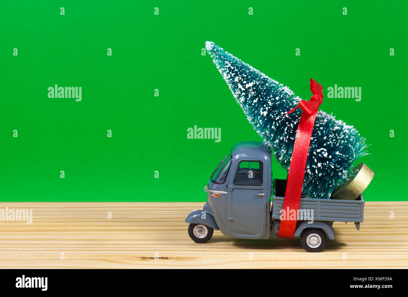 CHRISTMAS TREE DELIVERY SERVICE Stock Photo Alamy
