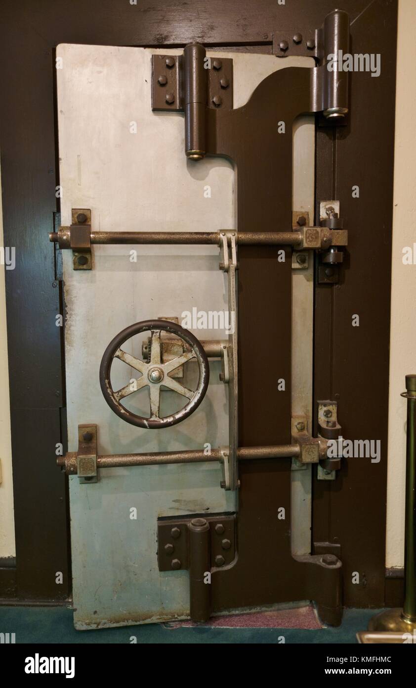 Bank Vault Door Stock Photos Bank Vault Door Stock Images Alamy