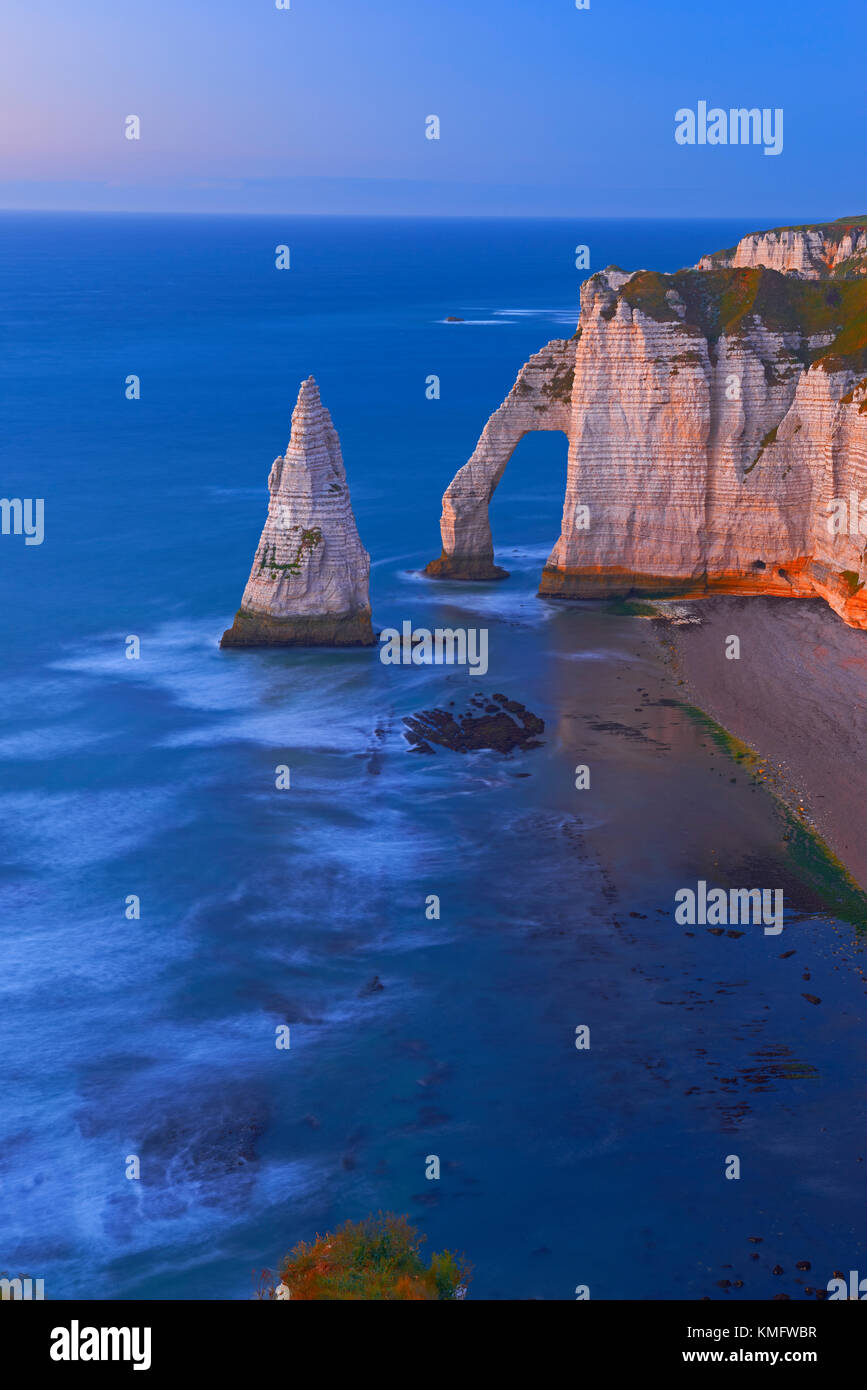 Etretat, Aval cliff , Falaise d´Aval, Natural Arch and Stone Beach ...