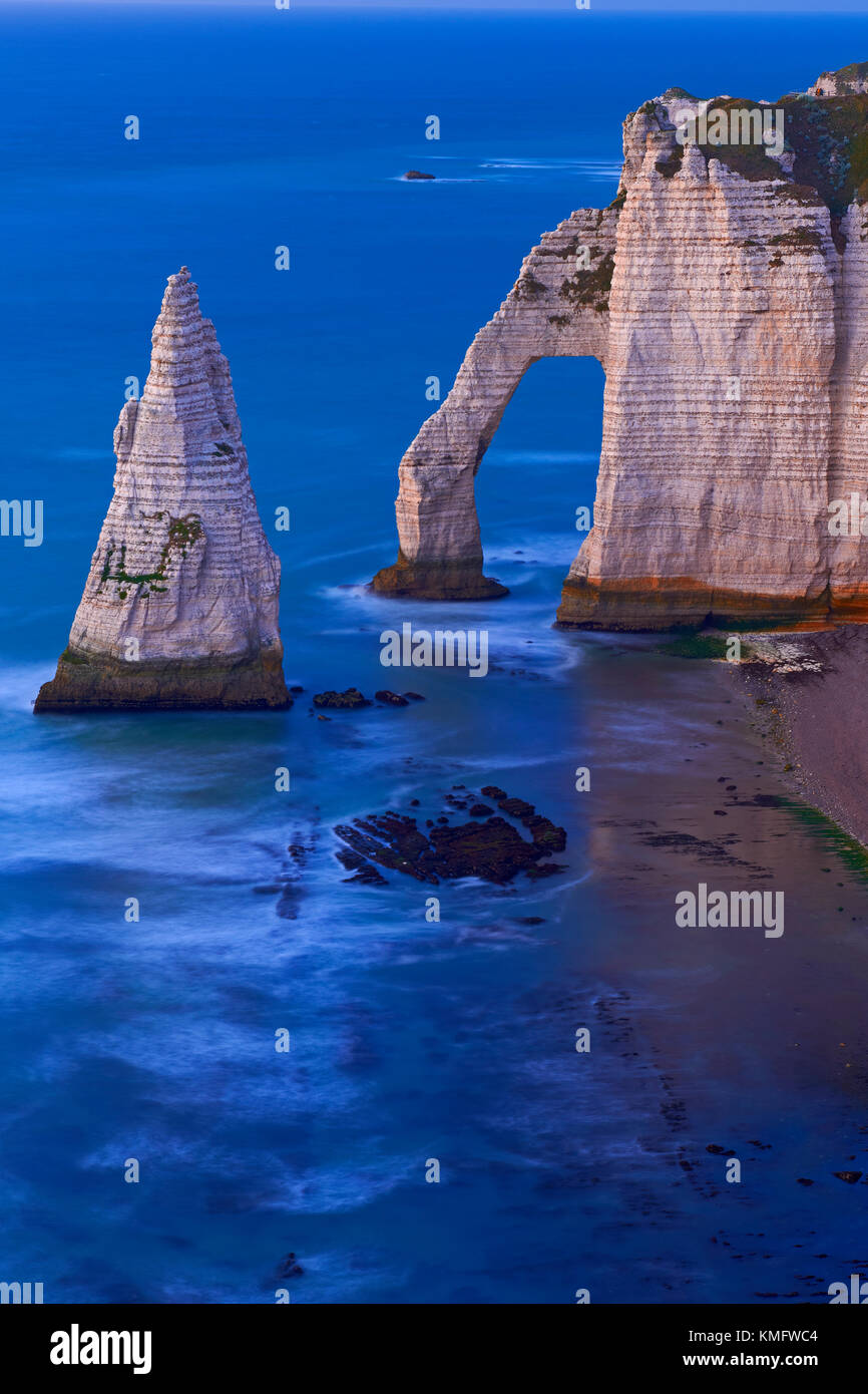 Etretat, Aval cliff , Falaise d´Aval, Natural Arch and Stone Beach ...
