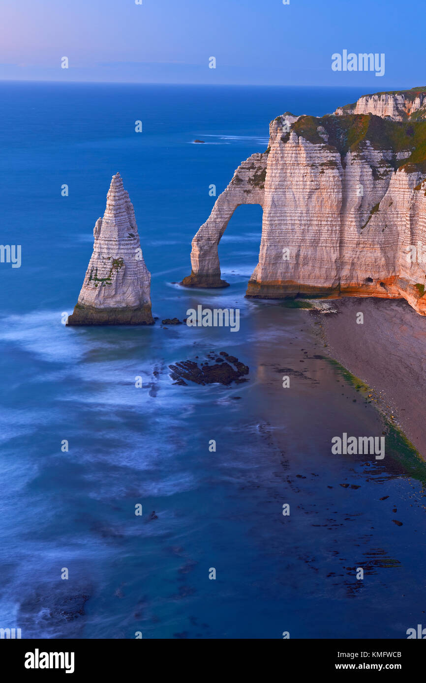 Etretat, Aval cliff , Falaise d´Aval, Natural Arch and Stone Beach ...