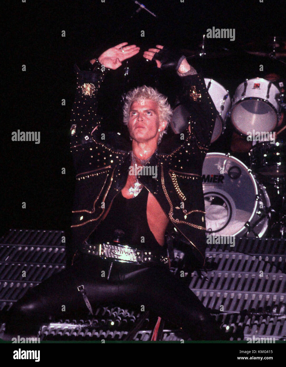 Singer Billy Idol in concert at The Forum on May 8, 1987 in Los Angeles, California. Photo by Barry King/Alamy Stock Photo