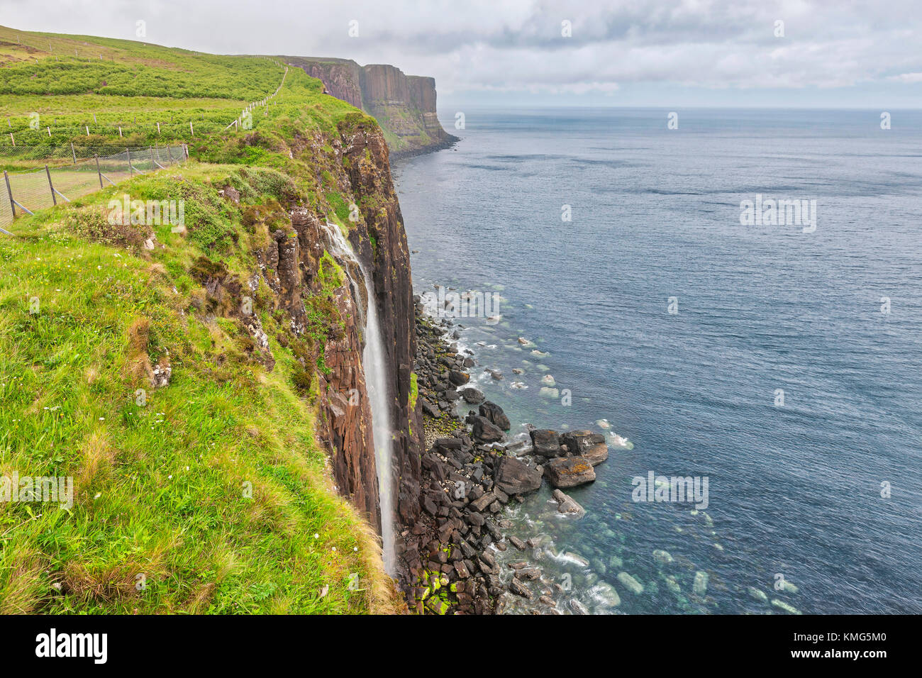 Kilt Rock and Mealt waterfall in Isle of Skye, Scotland Stock Photo - Alamy