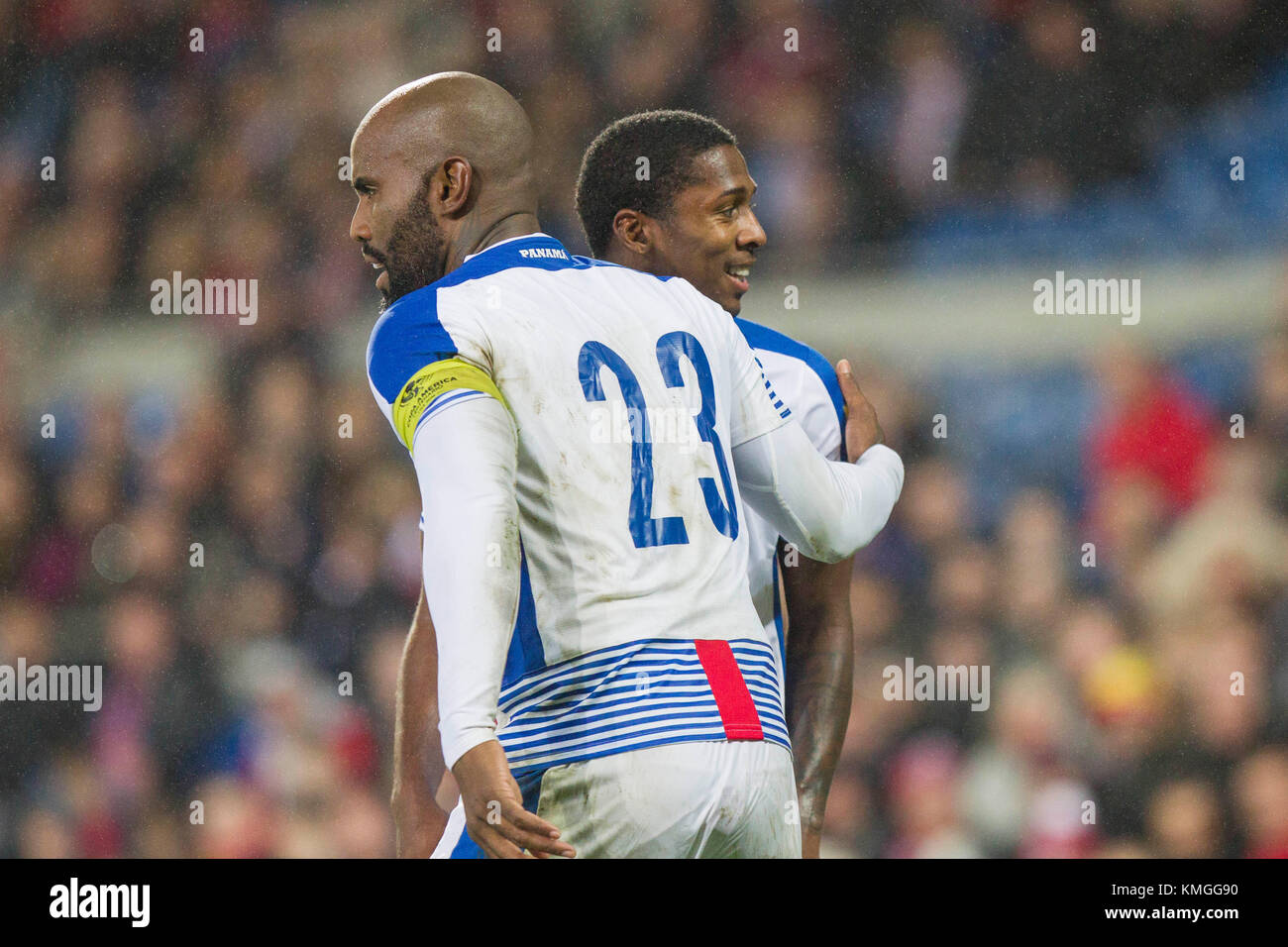 Cardiff, Wales, UK, 14th November 2017: Armando Cooper of Panama is pulled away from a dispute by his captain Felipe Baloy during during an International friendly match between Wales and Panama at Cardiff City Stadium. Stock Photo