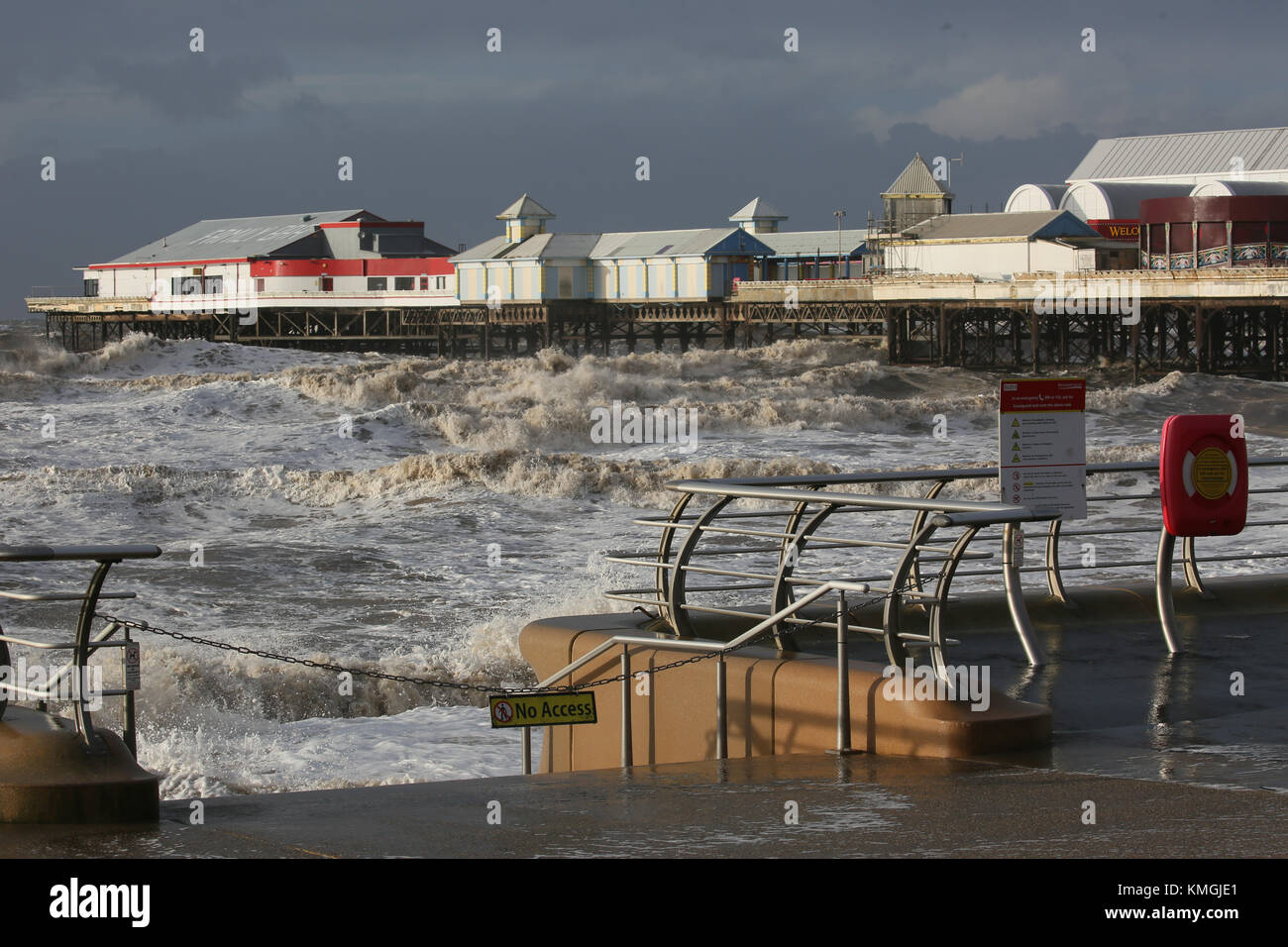 Blackpool, UK. 07th Dec, 2017. One of the towns piers in stormy seas,  Blackpool, Lancashire,7th December, 2017 (C)Barbara Cook/Alamy Live News Credit: Barbara Cook/Alamy Live News Stock Photo