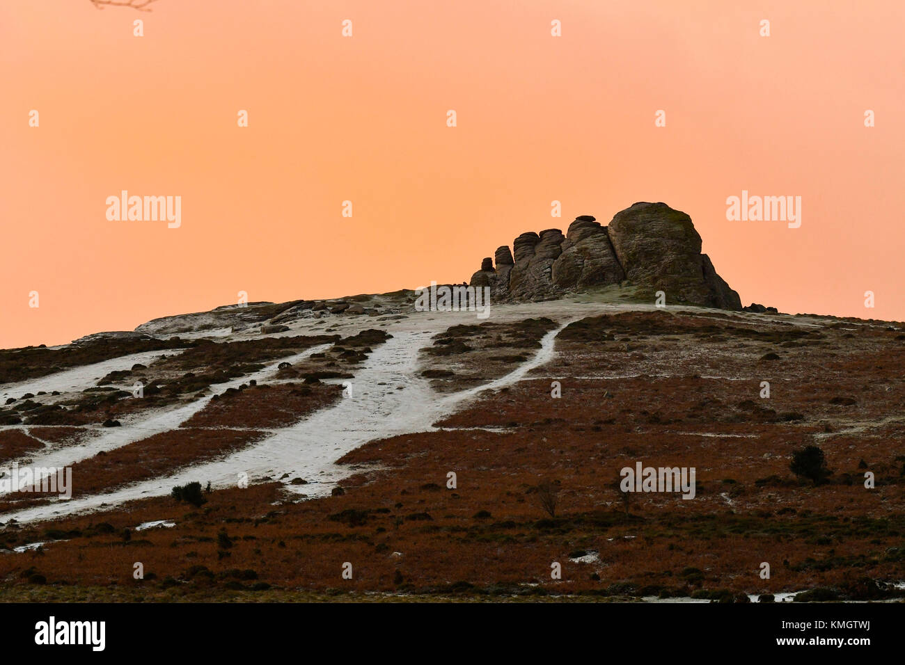 Haytor, Dartmoor, UK. 8th December 2017. UK Weather. A light dusting of