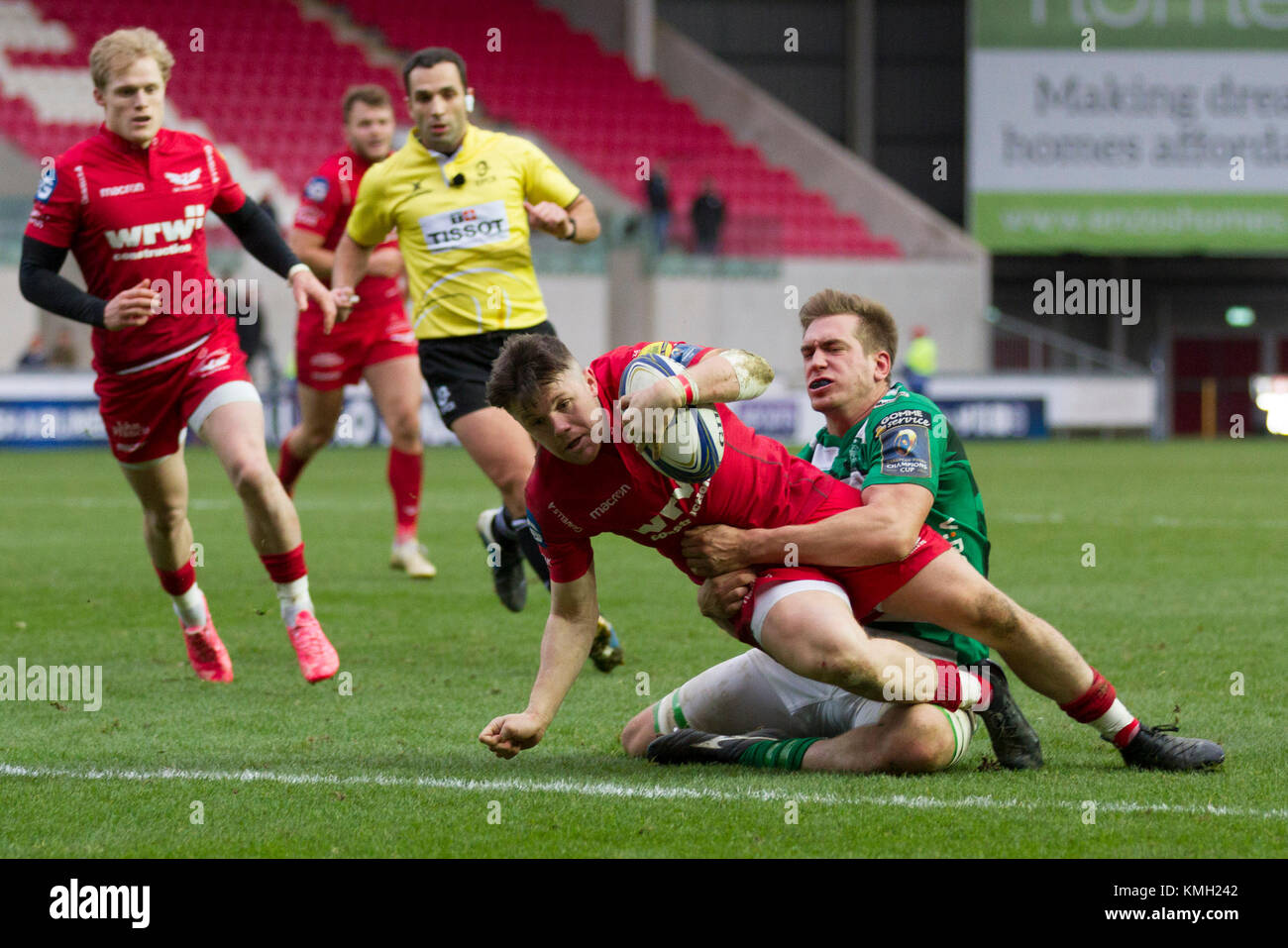 Steff Evans scores a try for the Scarlets against Benetton Rugby the European Rugby Champions Cup. Stock Photo