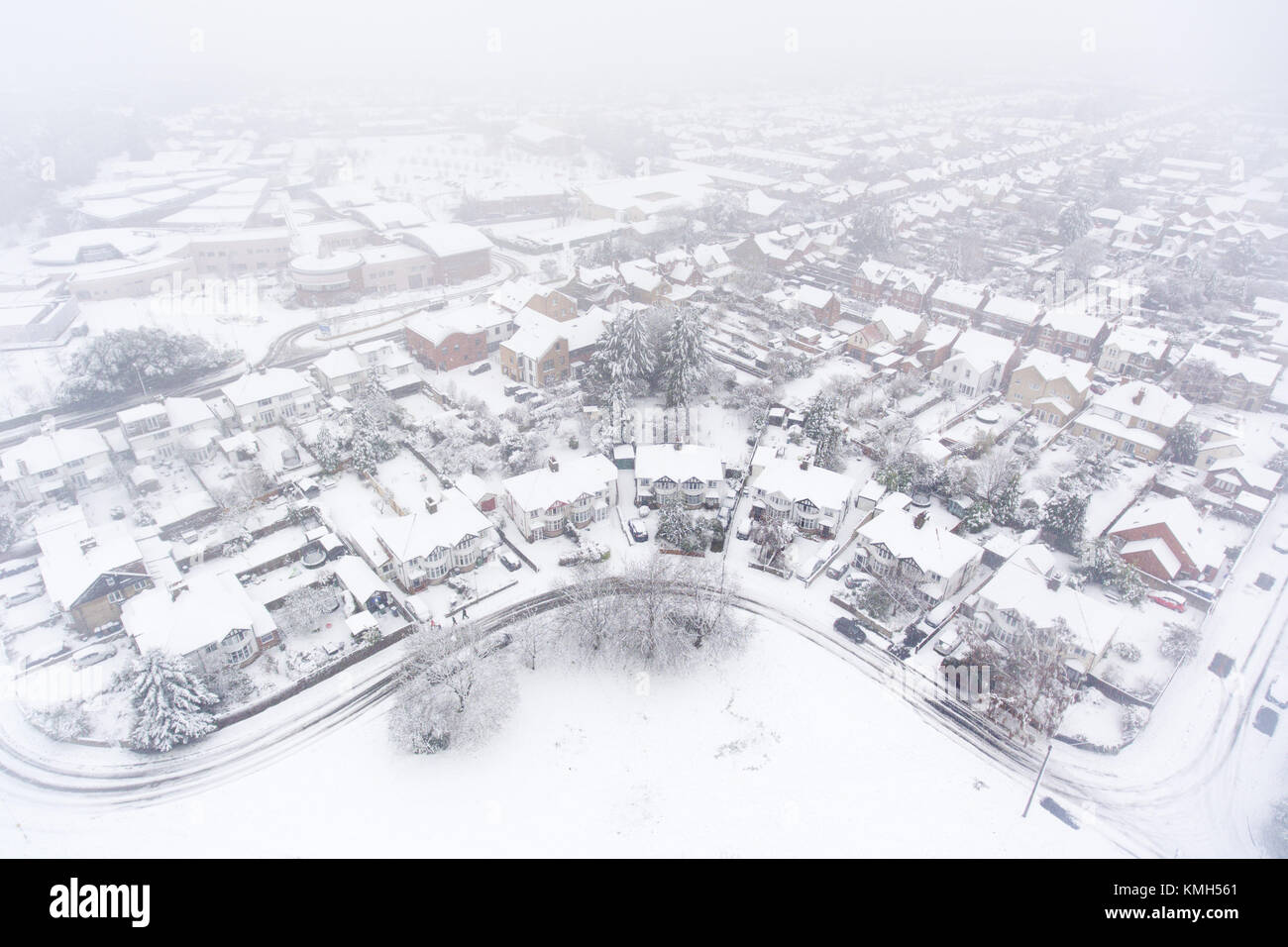 Oxford, UK. 10th Dec, 2017. Heavy snowfall in Oxford, the heaviest for