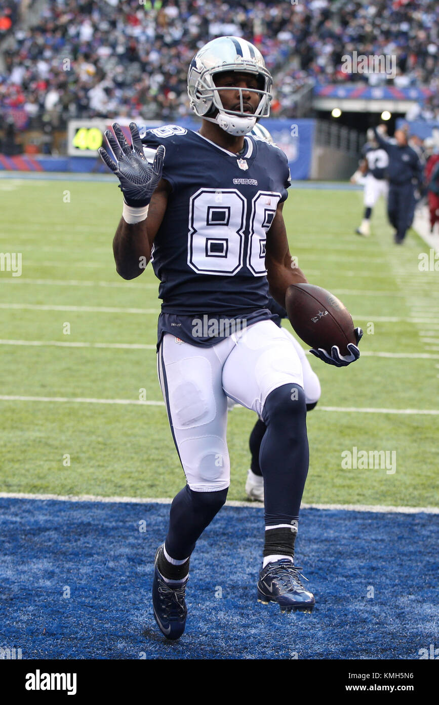 East Rutherford, New Jersey, USA. 10th Dec, 2017. Dallas Cowboys wide  receiver Dez Bryant (88) scores a touchdown during the NFL game between the Dallas  Cowboys and the New York Giants at