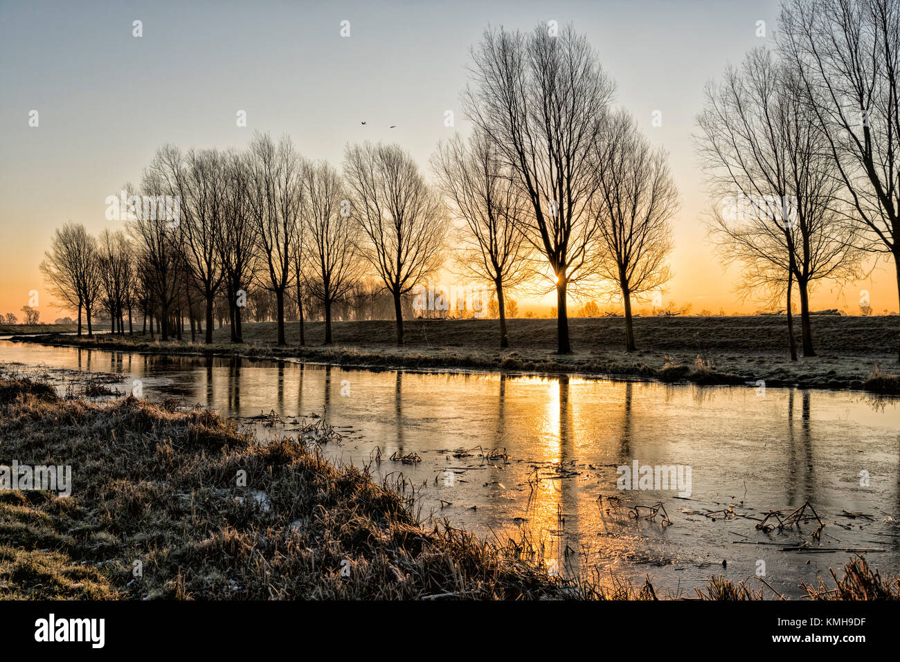 Willingham Cambridgeshire UK 12th December 2017. The sun rises over the