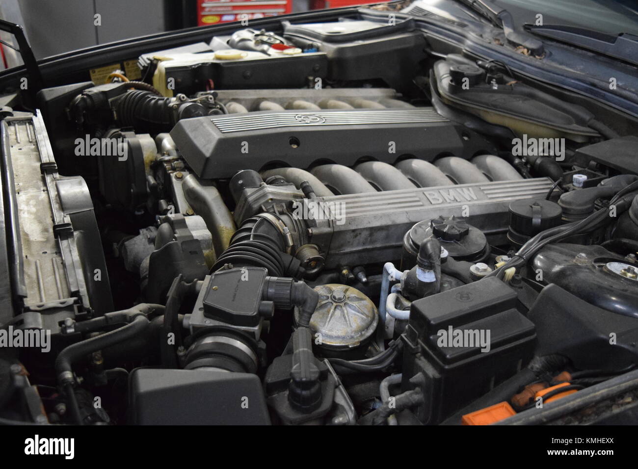 Bmw v12 hi-res stock photography and images - Alamy