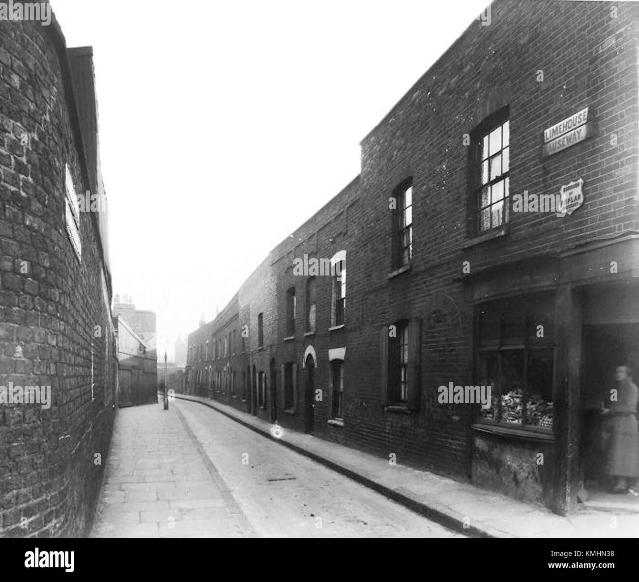 Limehouse Causeway November 1936 Stock Photo Alamy