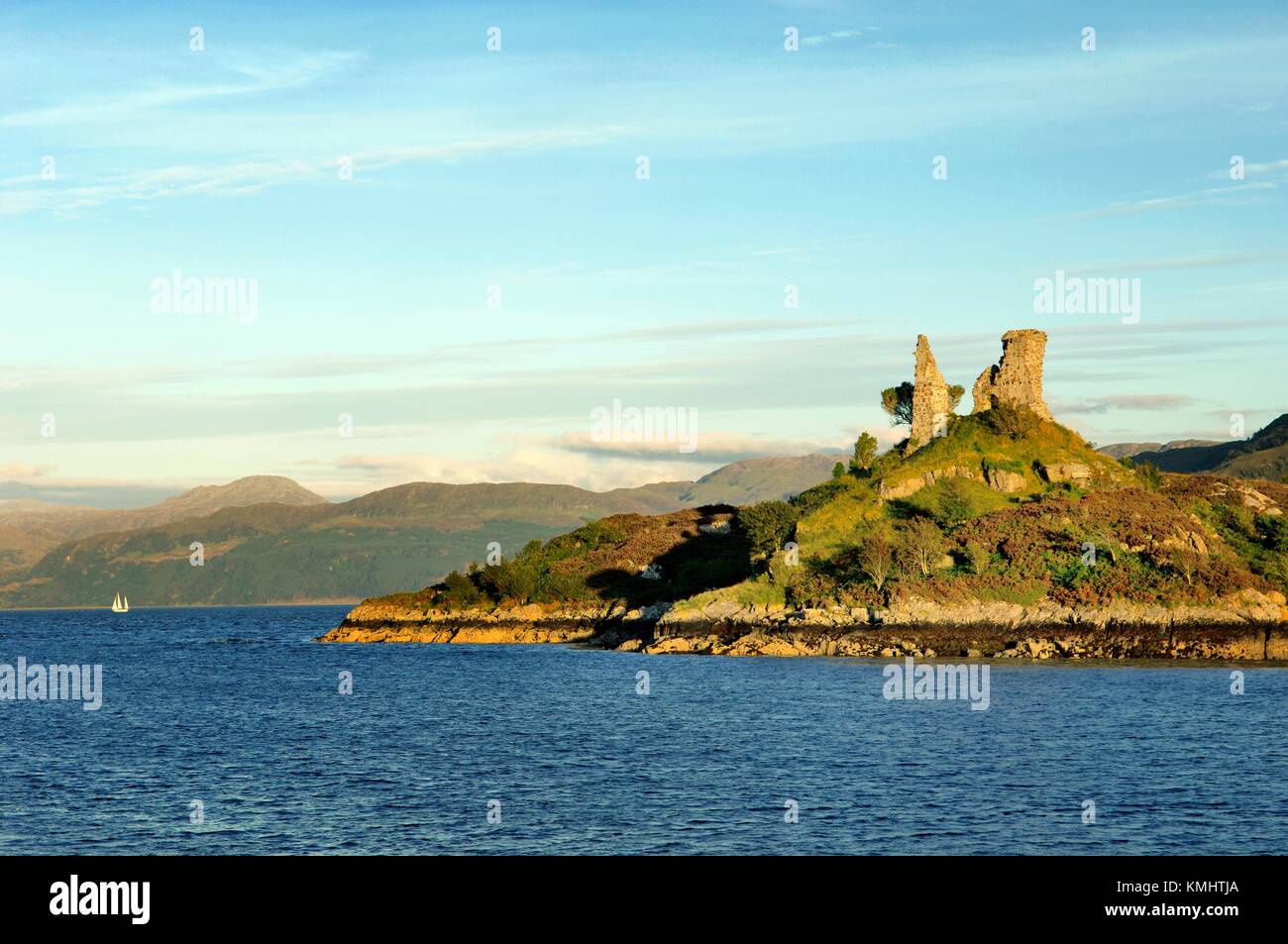 Isle of Skye, Inner Hebrides, Scotland, UK. Castle Moil at Kyleakin looking east across Loch Alsh near the Skye Bridge Stock Photo