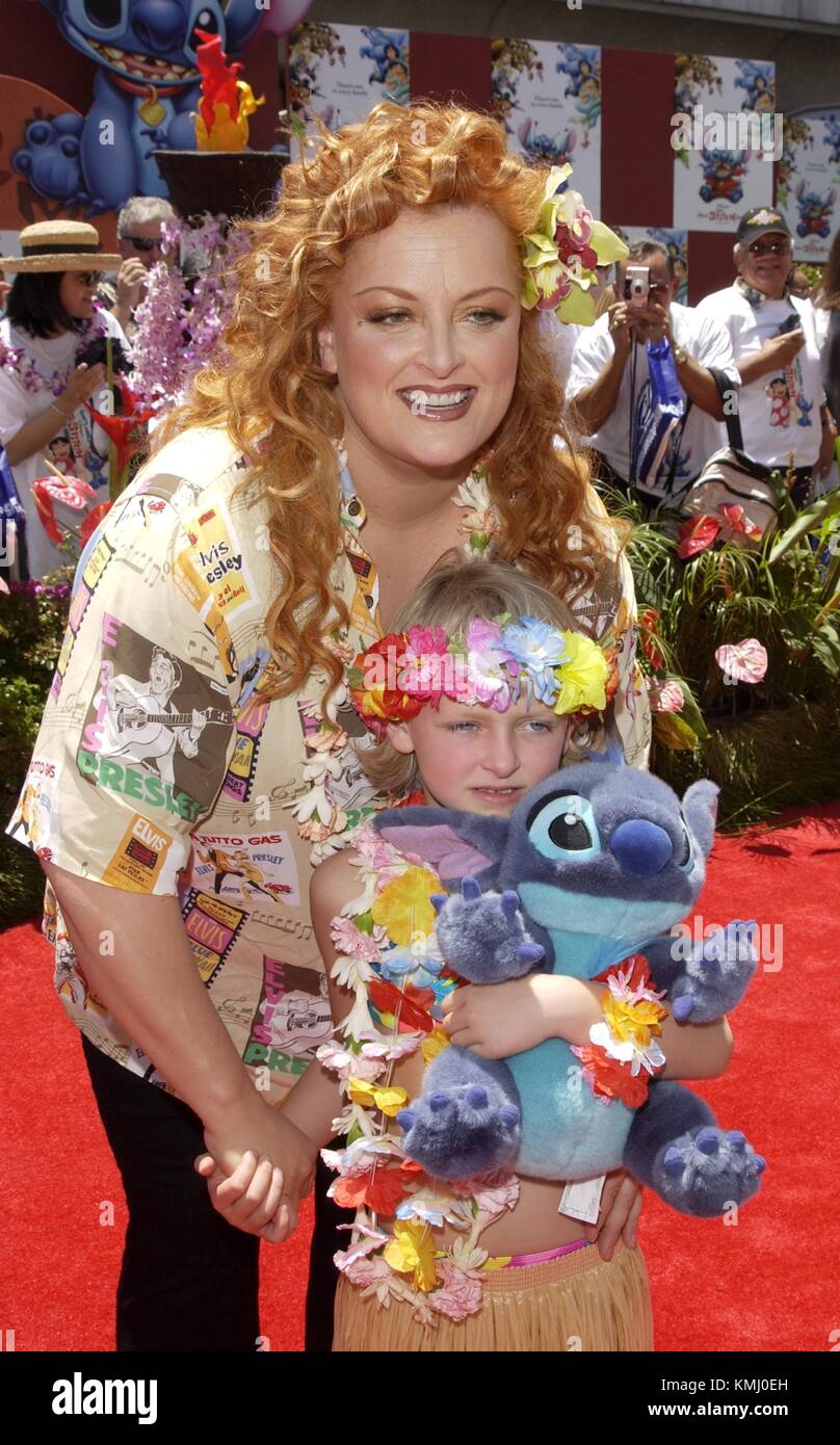 16 June 2002    RTSlocomb / MediaPunch  Wynonna Judd & daughter Grace  'Lilo & Stitch'  world premiere  El Capitan Theatre  Hollywood, CA. Stock Photo