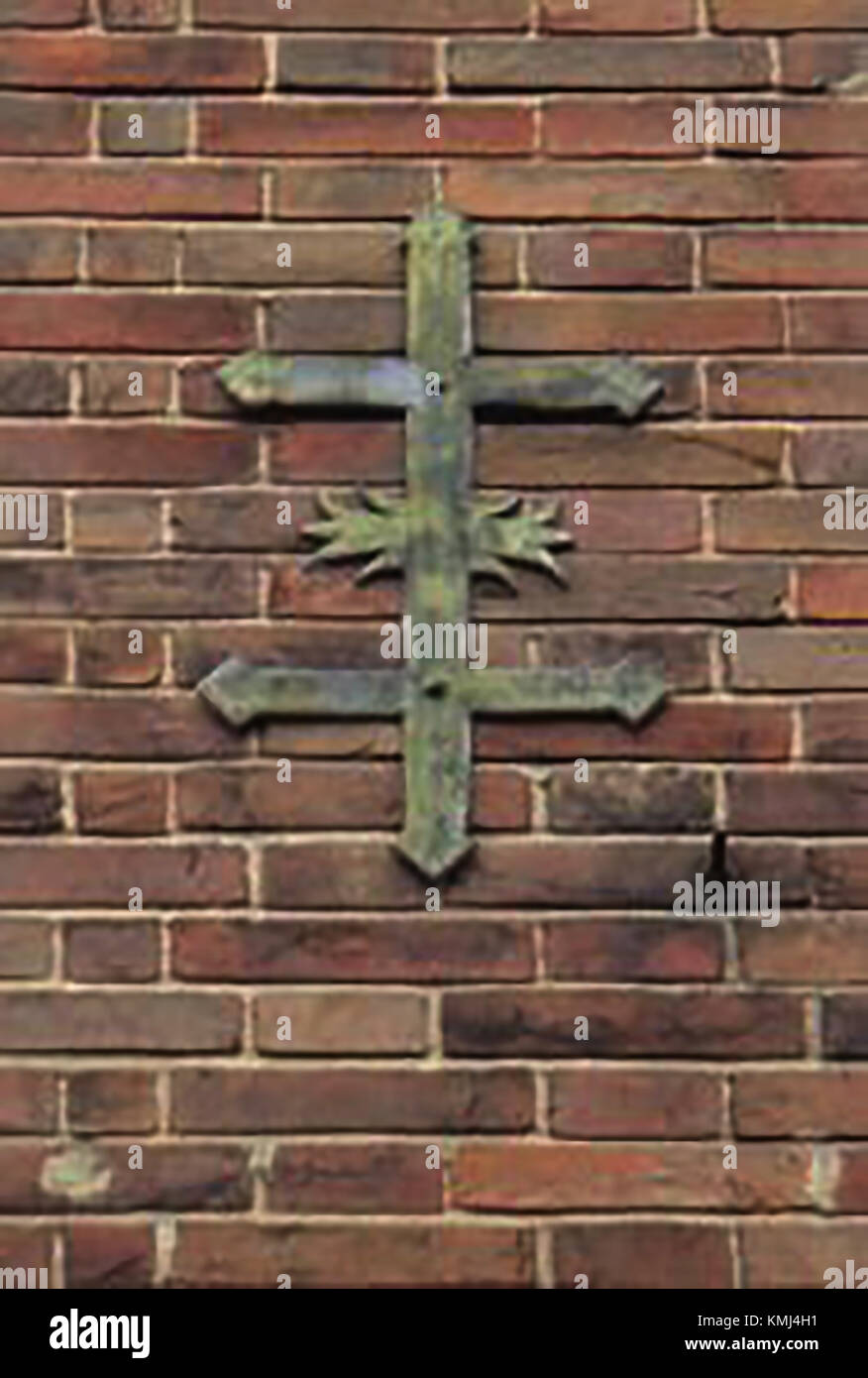 Old signs of the Knights Templar in Leeds England - Templar Cross on former 'Break for the Border' pub Leeds City Centre, Yorkshire Stock Photo