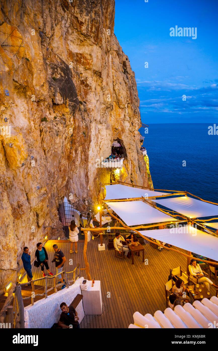 Cova d´en Xoroi Disco Bar. Cala en Porter. Alaior Municipality. Minorca.  Balearic Islands. Spain Stock Photo - Alamy