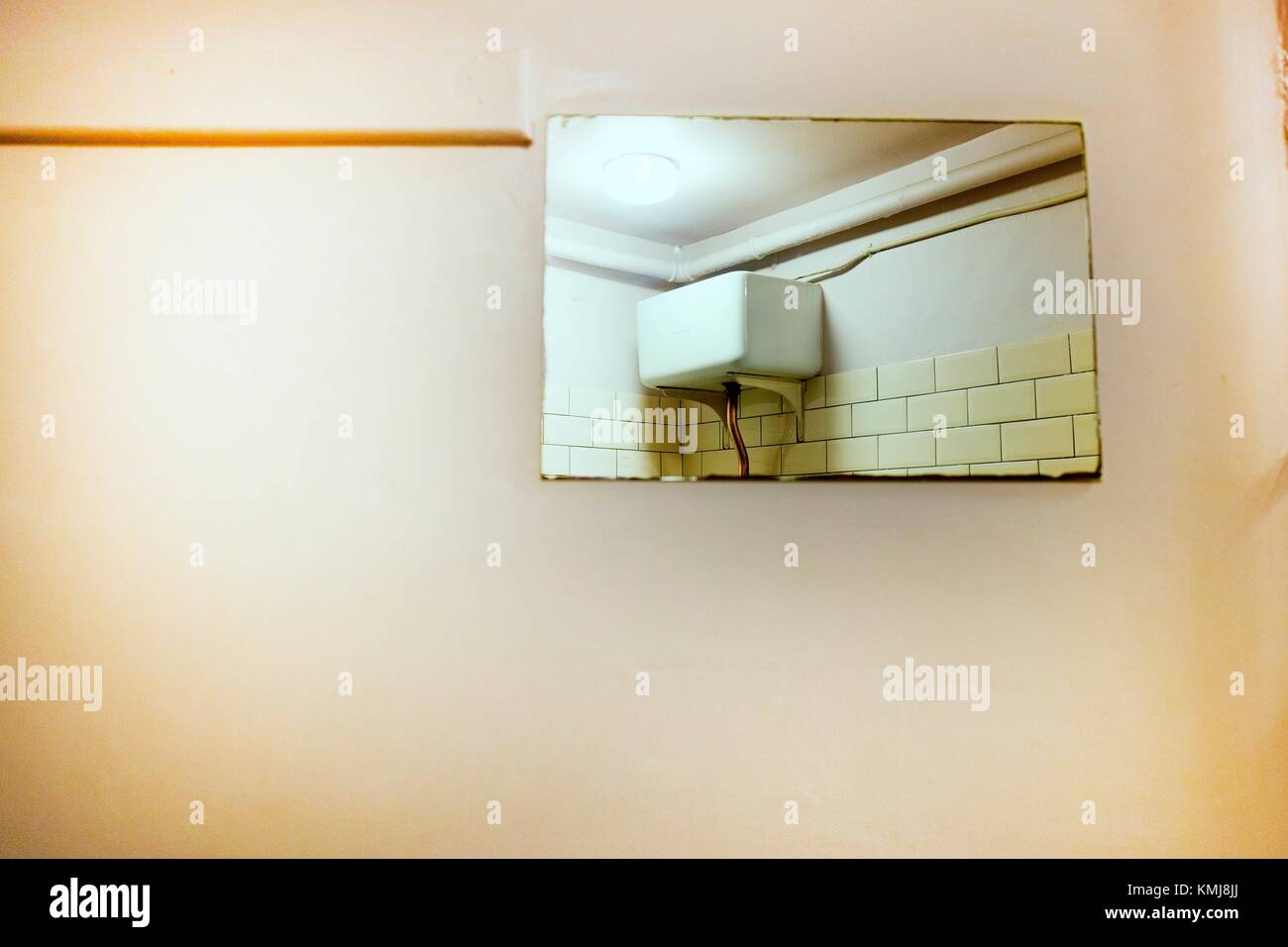 Flush toilet old hires stock photography and images Alamy