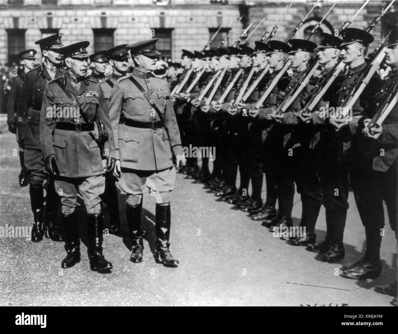 John Pershing at the Tomb of the Unknown Warrior cph.3b13932 Stock Photo