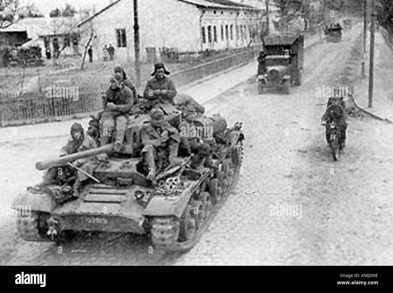 The Valentine Mk.IX is a British tank used during World War II, known ...